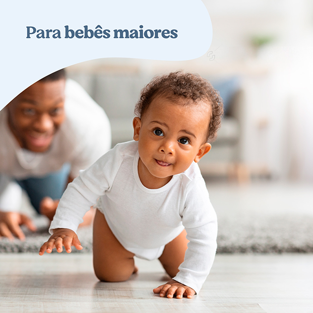 bebês maiores usando fralda Huggies