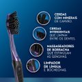 KIT ESCOVA DENTAL MACIA ORAL-B 5 AÇÕES COM CARVÃO ADVANCED - 2 UNIDADES