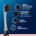 KIT ESCOVA DE DENTE ORAL-B PURIFICATION CERDAS ULTRAFINAS MINERAIS DE CARVÃO 2 UNIDADES
