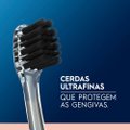KIT ESCOVA DE DENTE ORAL-B PURIFICATION CERDAS ULTRAFINAS MINERAIS DE CARVÃO 2 UNIDADES