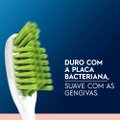 KIT ESCOVA DE DENTE ORAL-B SENSITIVE GENGIVA DETOX EXTRA MACIA 3 UNIDADES