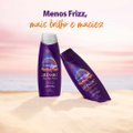SHAMPOO AUSSIE BYE BYE FRIZZ MACIEZ E BRILHO 180ML
