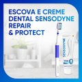 ESCOVA DENTAL SENSODYNE REPAIR PROTECT EXTRA MACIA PARA DENTES SENSÍVEIS