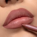 LÁPIS PARA CONTORNO LABIAL DAILUS TAUPE 1,8G