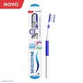 ESCOVA DENTAL SENSODYNE PROTEÇÃO COMPLETA + MACIA PARA DENTES SENSÍVEIS
