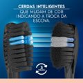 KIT ESCOVA DENTAL ORAL-B INDICATOR BLACK COM CERDAS INTELIGENTES 2 UNIDADES