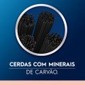 ESCOVA DE DENTE ORAL B INDICATOR CERDAS INTELIGENTES COM CARVÃO, 3 UNIDADES
